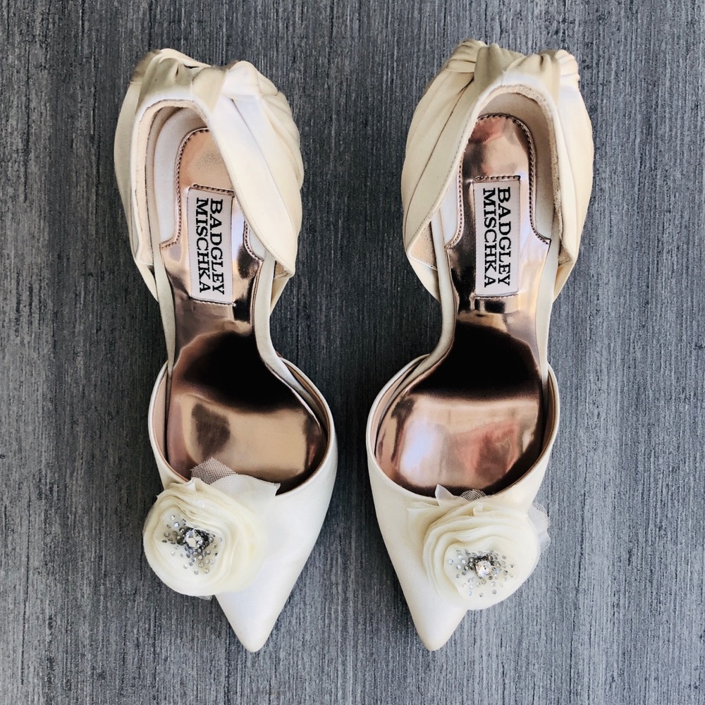 Badgley Mischka Pointed Toe D’Orsay Genny Pump